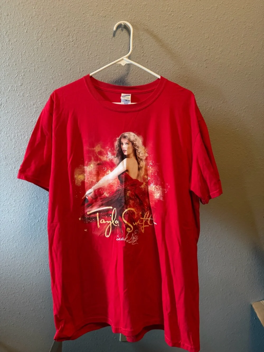 Taylor Swift Speak Now Tour Graphic Tee - Picture 4 of 9